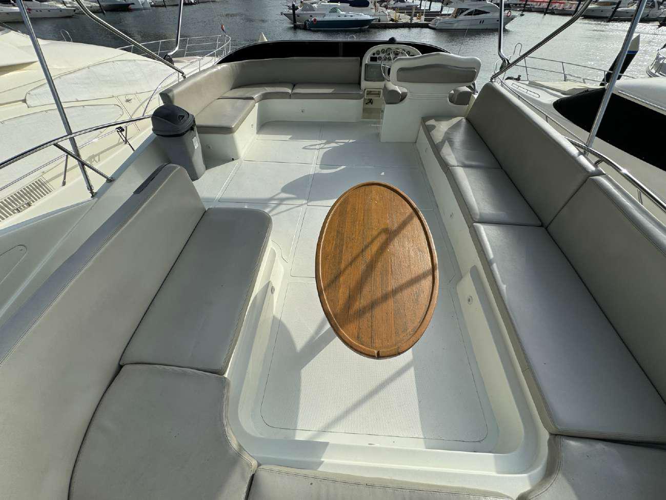 66ft yacht outer deck